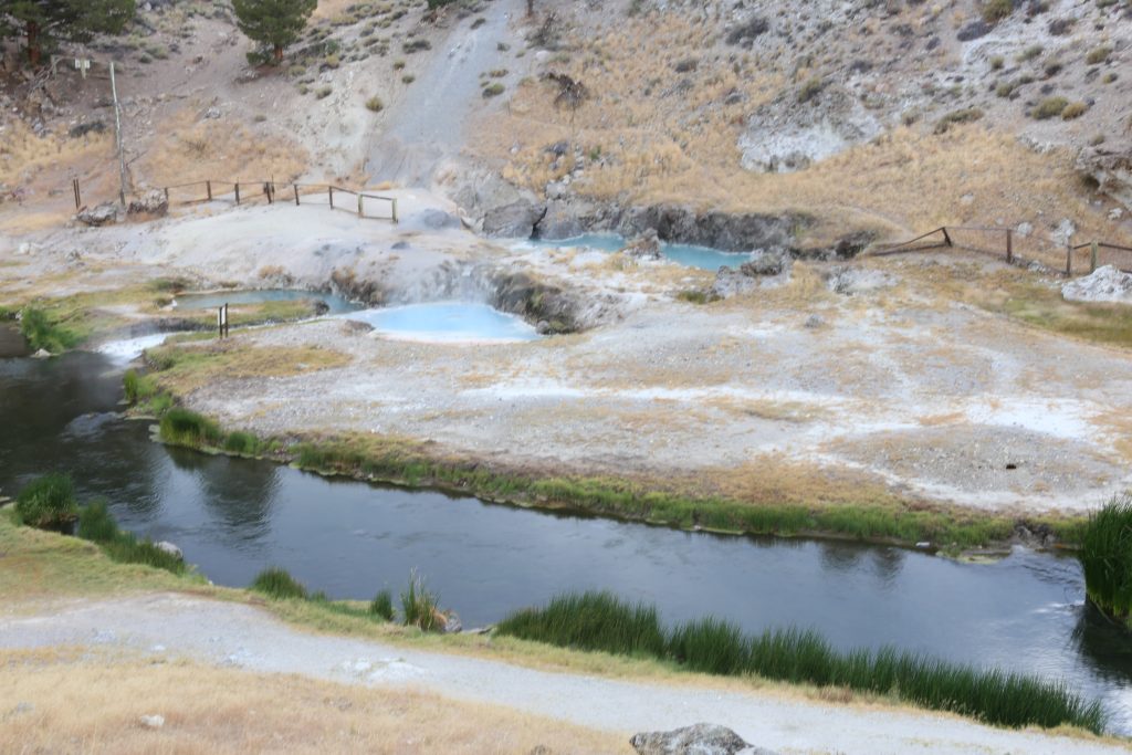 mammoth lakes hot springs