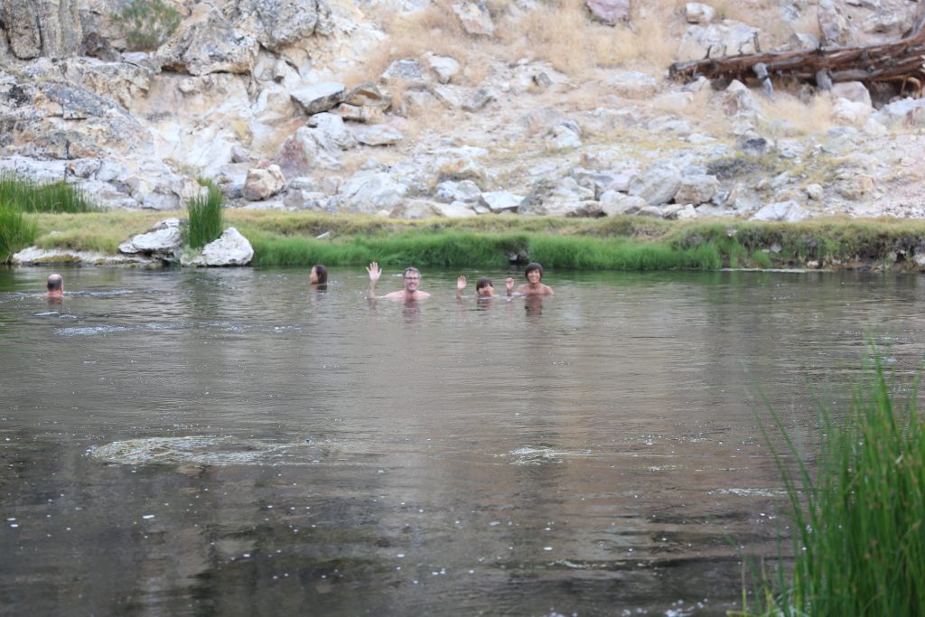 mammoth lakes hot springs