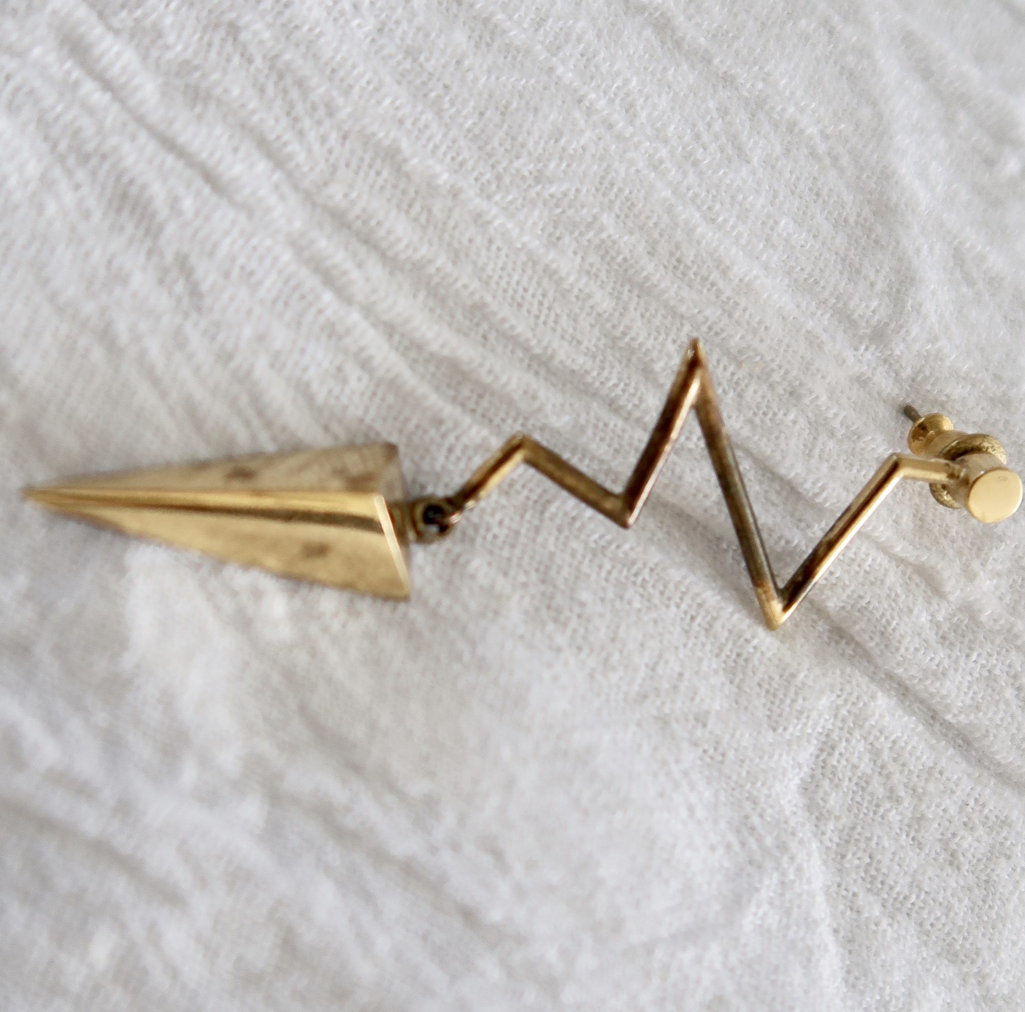 How to Clean Gold Jewelry in 10 minutes Ounce of Salt