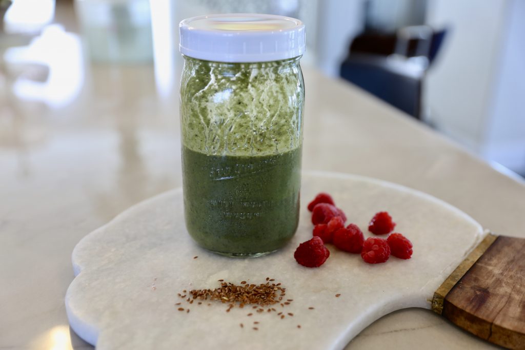 5 fast and healthy lunches plant based protein smoothie