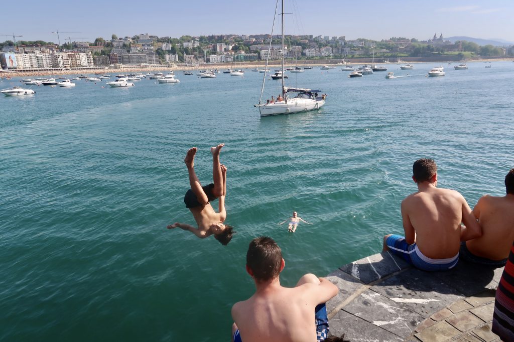 jumping off pier san sebastian