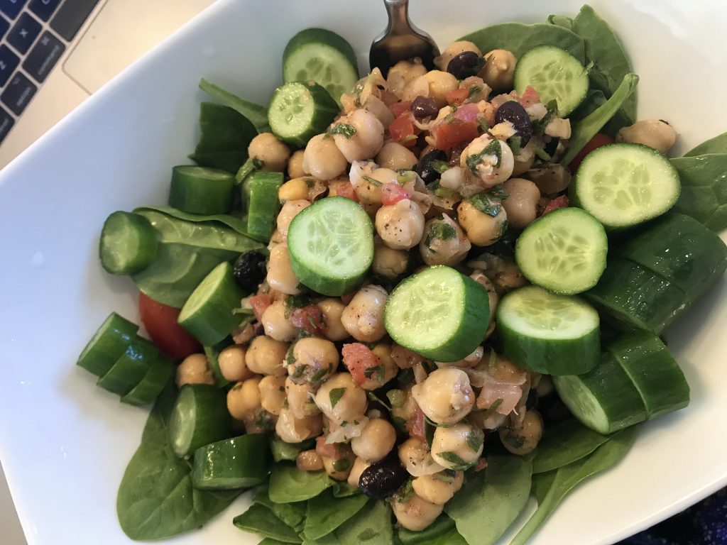 5 fast and healthy lunches trader joes chick pea salad