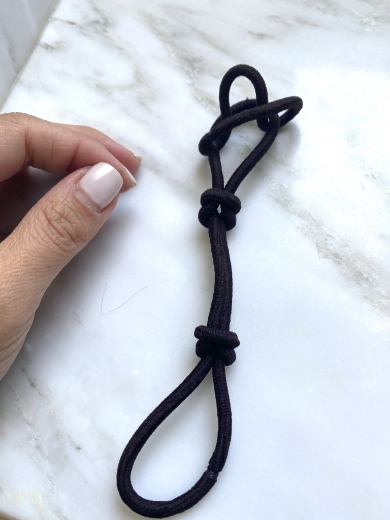 make strap using elastic hair ties